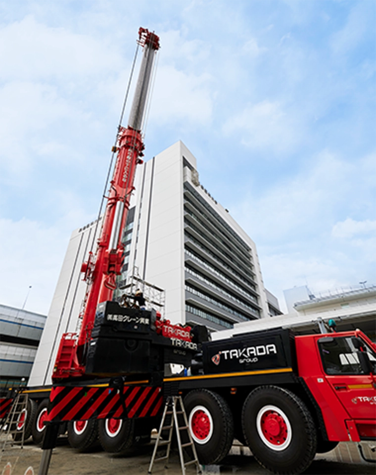 オールテレーンクレーン